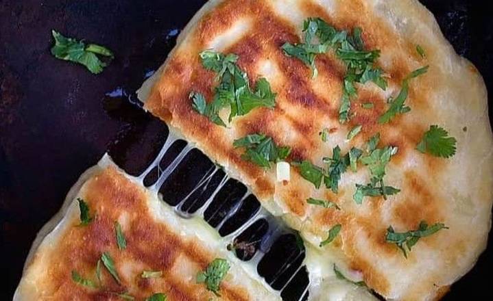 Garlic Cheese Naan